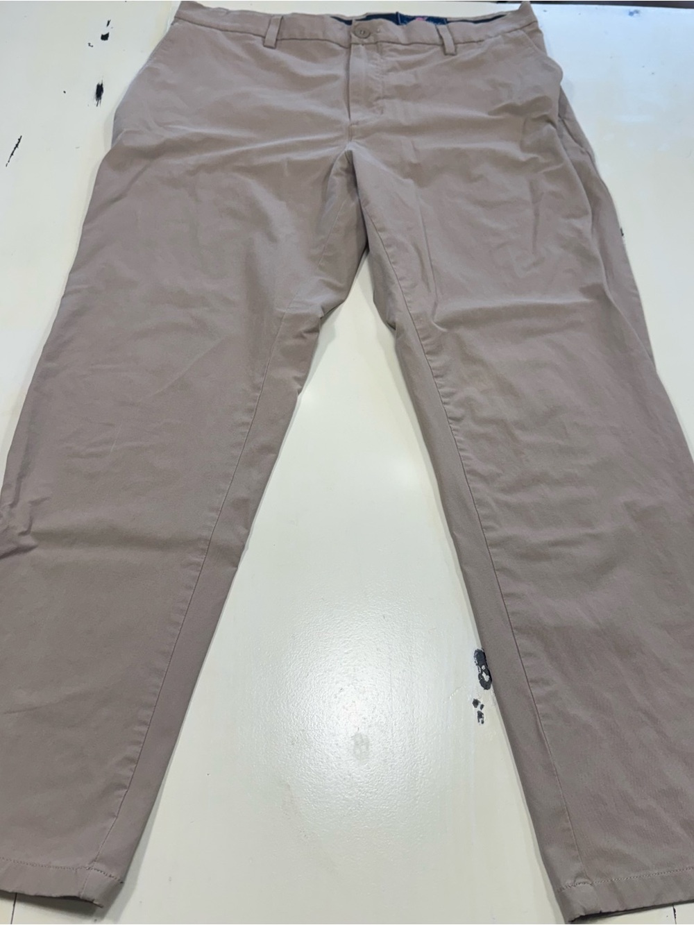 Vineyard Vines Men's On-The-Go Performance Chino Pants (38 x 30)